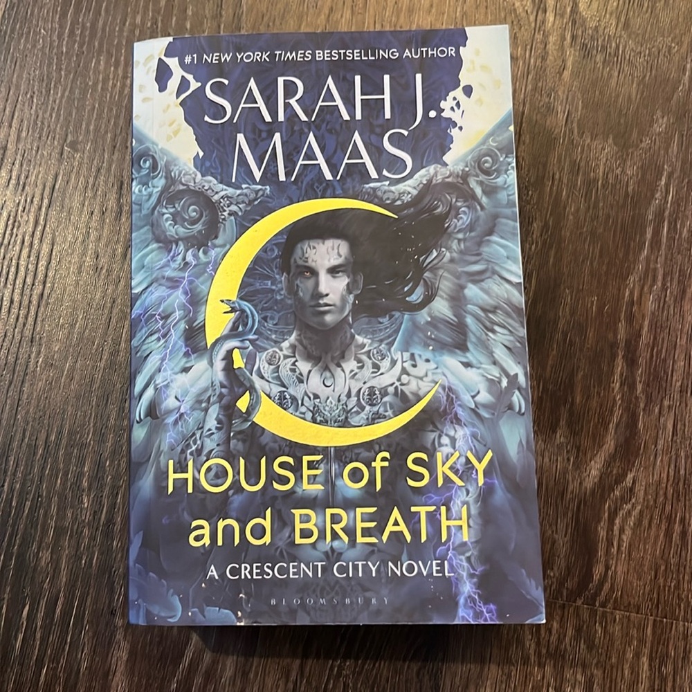 Crescent city book 2 by Sarah J Maas. House of Sky and Breath